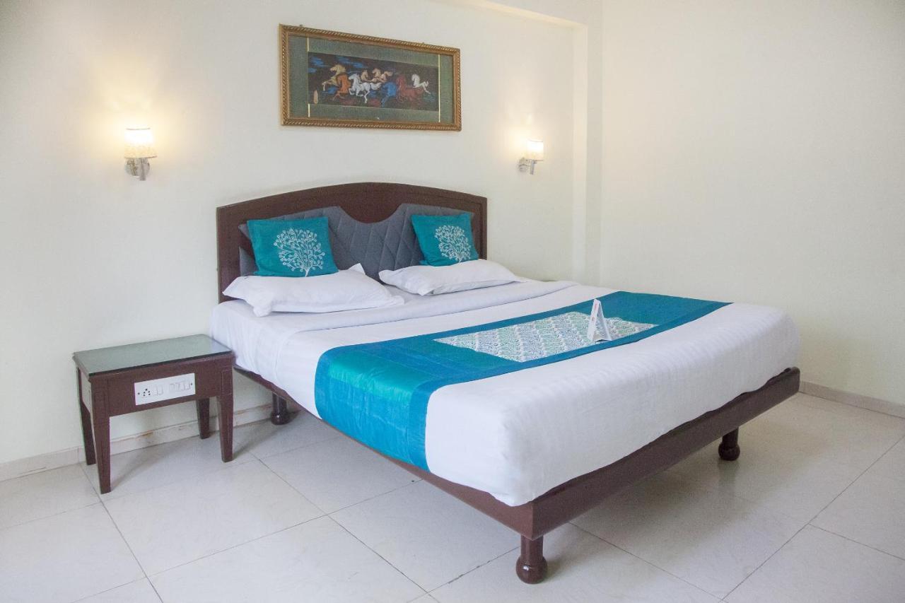 OYO 12357 Hotel Nilgiris Inn Ooty Buitenkant foto