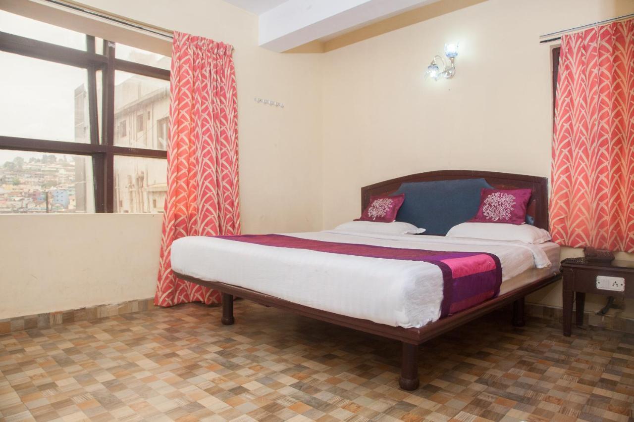 OYO 12357 Hotel Nilgiris Inn Ooty Buitenkant foto